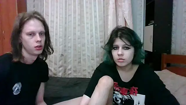 Snapshot of Crystal_Love_Porn chatting on 03/08/25, 06:37 Crystal Love Porn online show from 03/08/25, 06:37