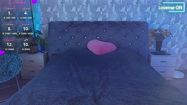 SuzannaWild online show from 09/22/25, 07:43