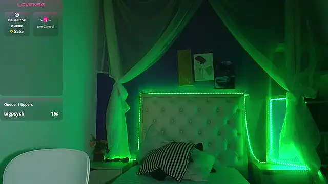 Ingrid Casas online show from 12/13/24, 04:43