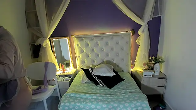 Ingrid Casas online show from 12/21/24, 07:49