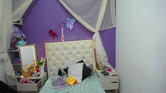 Ingrid Casas online show from 02/13/25, 12:02