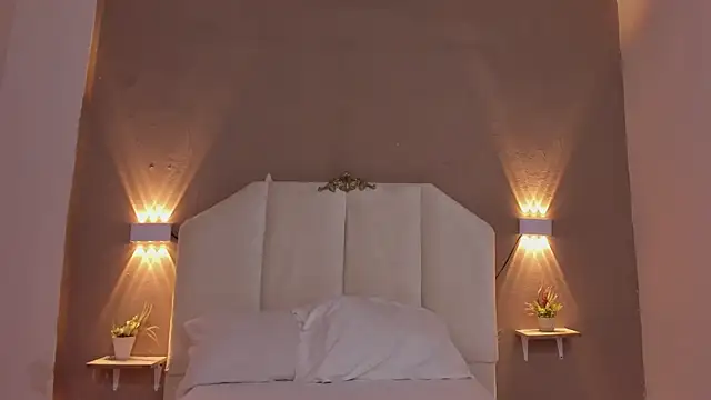 Snapshot of Juliette__3 chatting on 03/25/26, 02:12 Juliette 3 online show from 03/25/26, 02:12