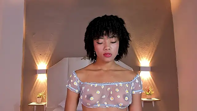 Snapshot of Juliette__3 chatting on 04/20/26, 01:36 Juliette 3 online show from 04/20/26, 01:36