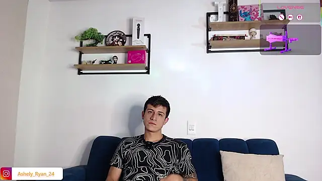 Snapshot of ashely_ryan24 chatting on 03/28/26, 11:37 ashely ryan24 online show from 03/28/26, 11:37