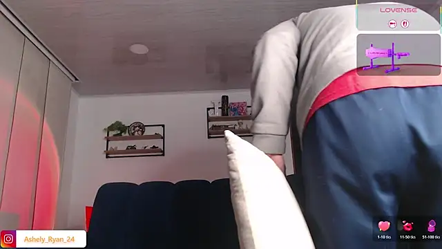 Snapshot of ashely_ryan24 chatting on 04/16/26, 11:51 ashely ryan24 online show from 04/16/26, 11:51