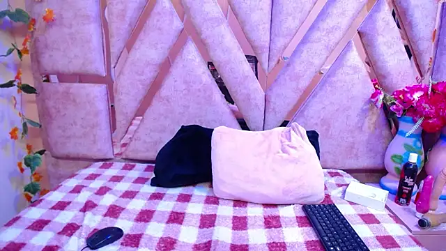 Azul Horny18 online show from 02/20/26, 06:26