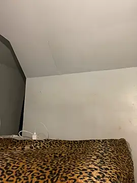 AUNYXXX online show from 03/08/25, 04:01