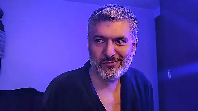 Snapshot of BushBator chatting on 11/15/25, 07:49 BushBator online show from 11/15/25, 07:49