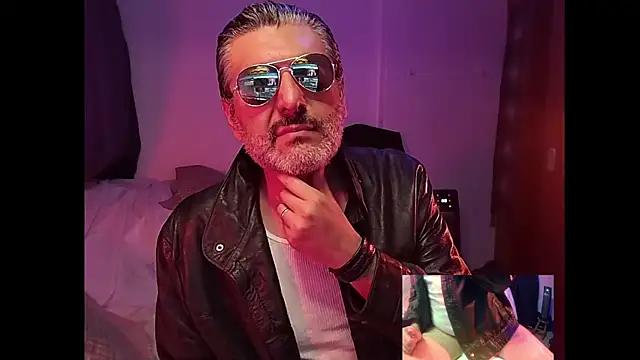 Snapshot of BushBator chatting on 01/11/26, 07:24 BushBator online show from 01/11/26, 07:24