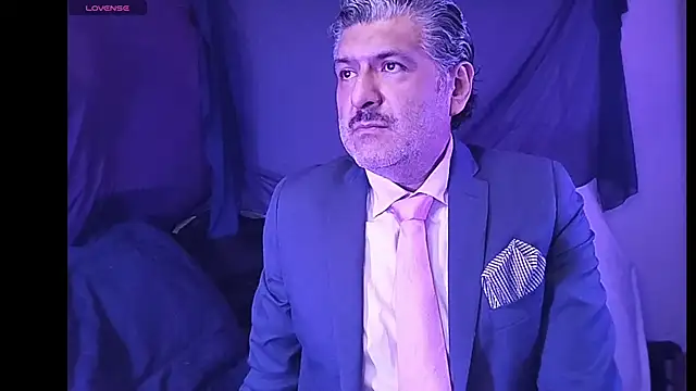 Snapshot of BushBator chatting on 02/13/26, 08:10 BushBator online show from 02/13/26, 08:10