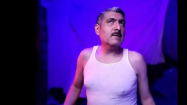 Snapshot of BushBator chatting on 03/06/26, 08:11 BushBator online show from 03/06/26, 08:11