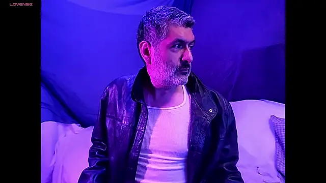 Snapshot of BushBator chatting on 03/15/26, 07:47 BushBator online show from 03/15/26, 07:47