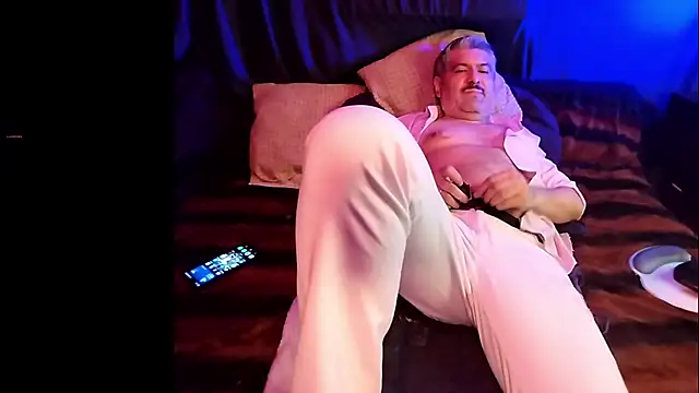 Snapshot of BushBator chatting on 04/02/26, 07:28 BushBator online show from 04/02/26, 07:28