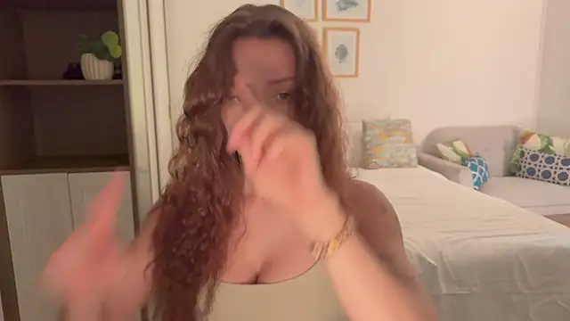 Snapshot of aveme_melissa chatting on 04/20/26, 02:47 aveme melissa online show from 04/20/26, 02:47