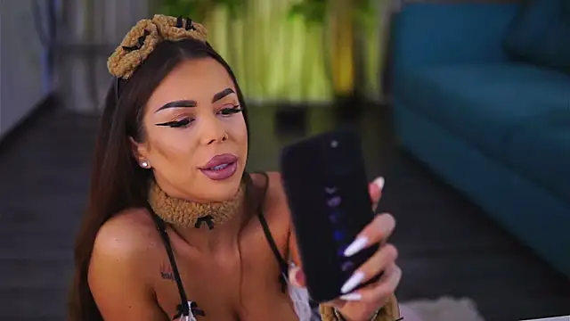 Snapshot of MissKiarra chatting on 02/27/25, 05:02 MissKiarra online show from 02/27/25, 05:02