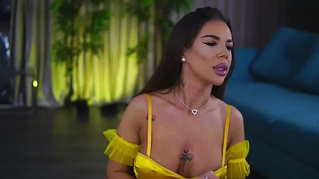 Snapshot of MissKiarra chatting on 03/01/25, 04:47 MissKiarra online show from 03/01/25, 04:47