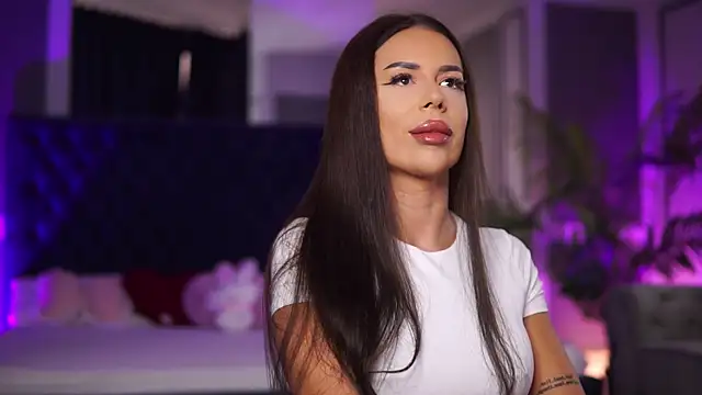 Snapshot of MissKiarra chatting on 09/26/25, 06:17 MissKiarra online show from 09/26/25, 06:17