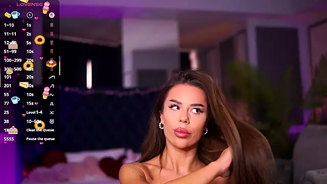 MissKiarra online show from 12/01/25, 07:57