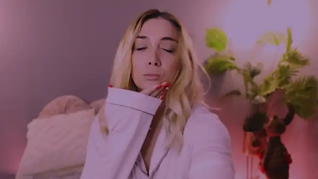 Jessielle online show from 12/22/25, 10:01