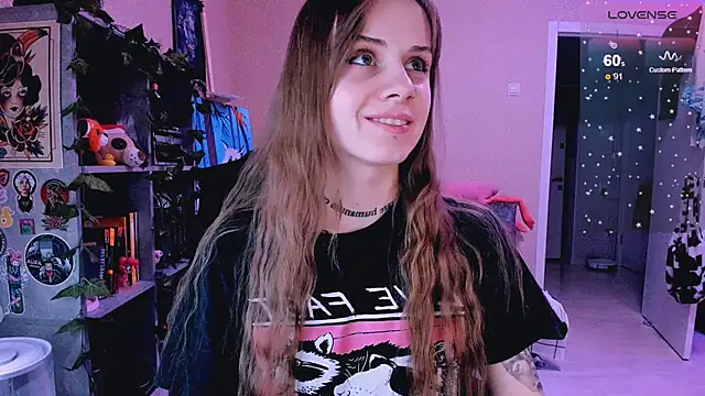 Snapshot of NaniMoore chatting on 01/28/25, 11:17 NaniMoore online show from 01/28/25, 11:17