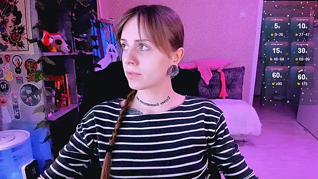 Snapshot of NaniMoore chatting on 02/23/25, 08:11 NaniMoore online show from 02/23/25, 08:11