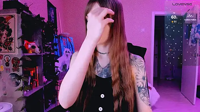 Snapshot of NaniMoore chatting on 02/26/25, 08:22 NaniMoore online show from 02/26/25, 08:22