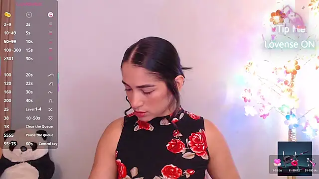 Snapshot of Thayssa_ross chatting on 05/20/26, 02:45 Thayssa ross online show from 05/20/26, 02:45