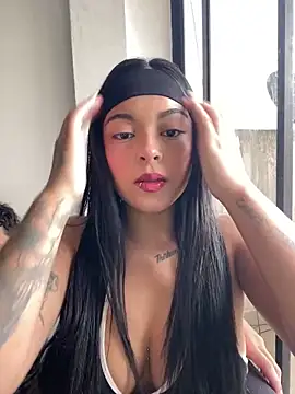 Dulce-diosa online show from 02/15/26, 08:27