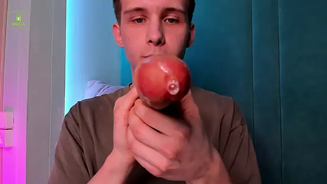 Snapshot of MarkGWalker chatting on 01/27/25, 03:04 MarkGWalker online show from 01/27/25, 03:04