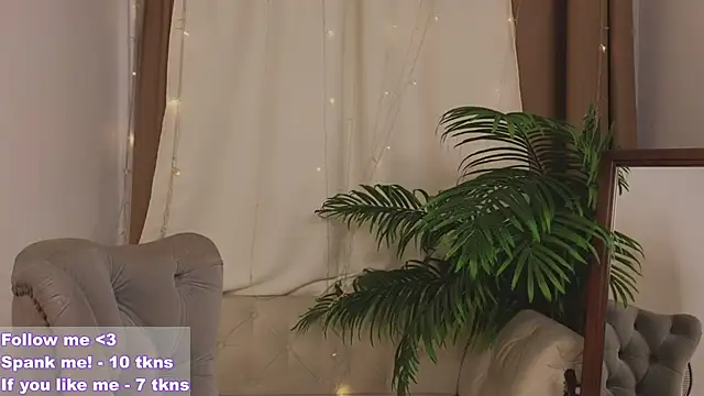 Snapshot of VioletMills chatting on 01/20/25, 12:04 VioletMills online show from 01/20/25, 12:04