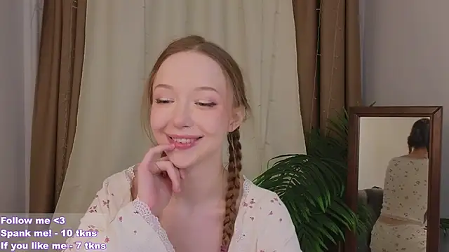 Snapshot of VioletMills chatting on 02/03/25, 12:04 VioletMills online show from 02/03/25, 12:04