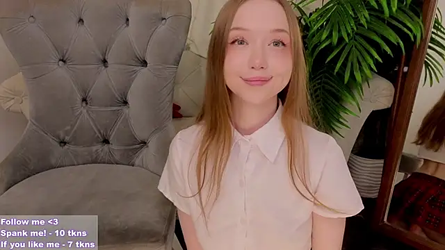 Snapshot of VioletMills chatting on 02/04/25, 08:49 VioletMills online show from 02/04/25, 08:49