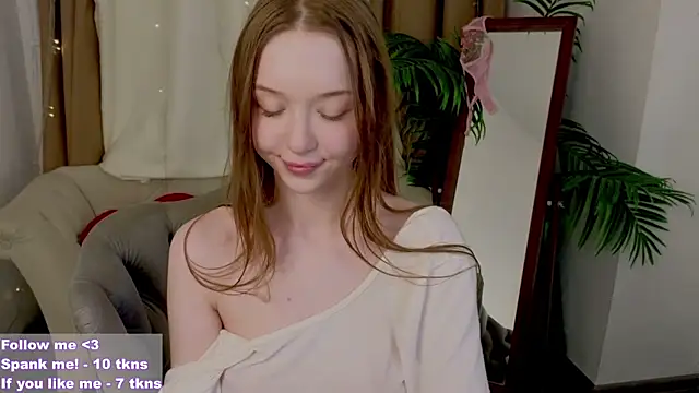 Snapshot of VioletMills chatting on 02/23/25, 08:55 VioletMills online show from 02/23/25, 08:55