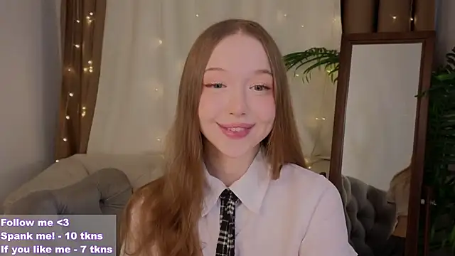 Snapshot of VioletMills chatting on 03/05/25, 12:49 VioletMills online show from 03/05/25, 12:49