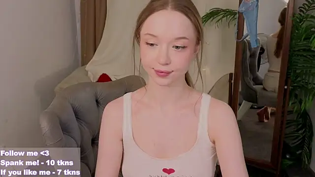 Snapshot of VioletMills chatting on 03/07/25, 03:51 VioletMills online show from 03/07/25, 03:51