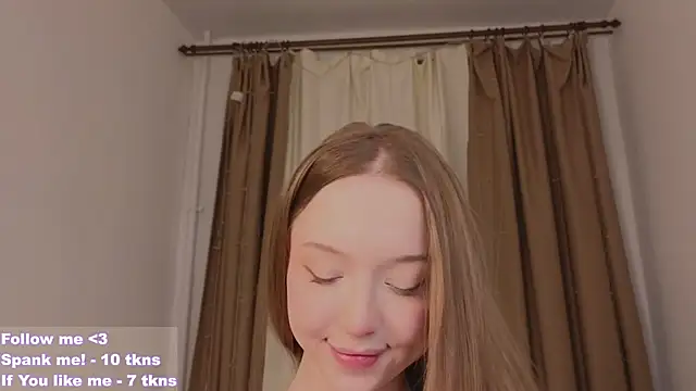 Snapshot of VioletMills chatting on 03/13/25, 08:54 VioletMills online show from 03/13/25, 08:54