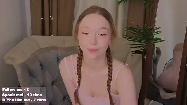 Snapshot of VioletMills chatting on 03/19/25, 09:37 VioletMills online show from 03/19/25, 09:37