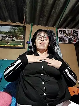 clarita 01 online show from 09/30/25, 11:48