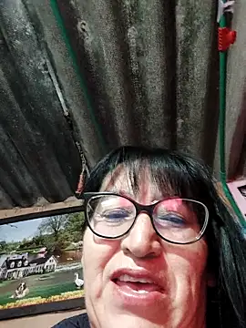 clarita 01 online show from 10/01/25, 11:38