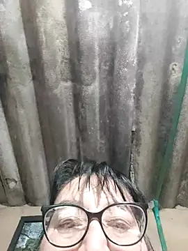 clarita 01 online show from 10/10/25, 10:47