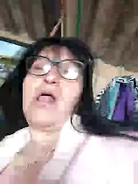 clarita 01 online show from 11/21/25, 01:21