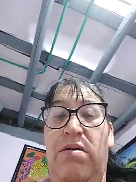 clarita 01 online show from 11/26/25, 12:39