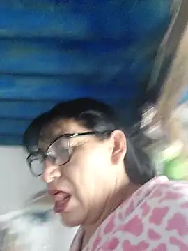 Snapshot of clarita_01 chatting on 04/17/26, 02:20 clarita 01 online show from 04/17/26, 02:20