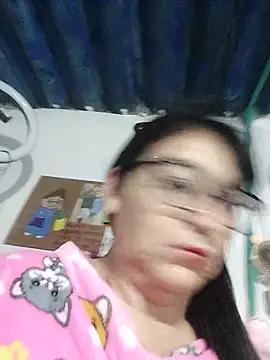 Snapshot of clarita_01 chatting on 04/21/26, 10:32 clarita 01 online show from 04/21/26, 10:32