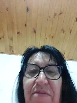 Snapshot of clarita_01 chatting on 05/15/26, 10:22 clarita 01 online show from 05/15/26, 10:22