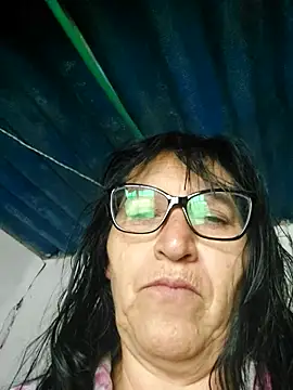 Snapshot of clarita_01 chatting on 05/17/26, 08:27 clarita 01 online show from 05/17/26, 08:27