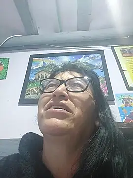 Snapshot of clarita_01 chatting on 06/01/26, 01:51 clarita 01 online show from 06/01/26, 01:51