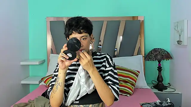 Snapshot of Ethan_lennox chatting on 11/30/25, 03:05 Ethan lennox online show from 11/30/25, 03:05