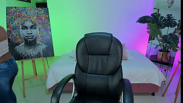 JANYLOVE   online show from 02/25/26, 10:47