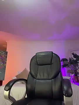 JANYLOVE   online show from 05/15/26, 11:06